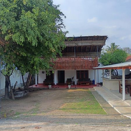 One More Day Hostel Weligama Exteriér fotografie